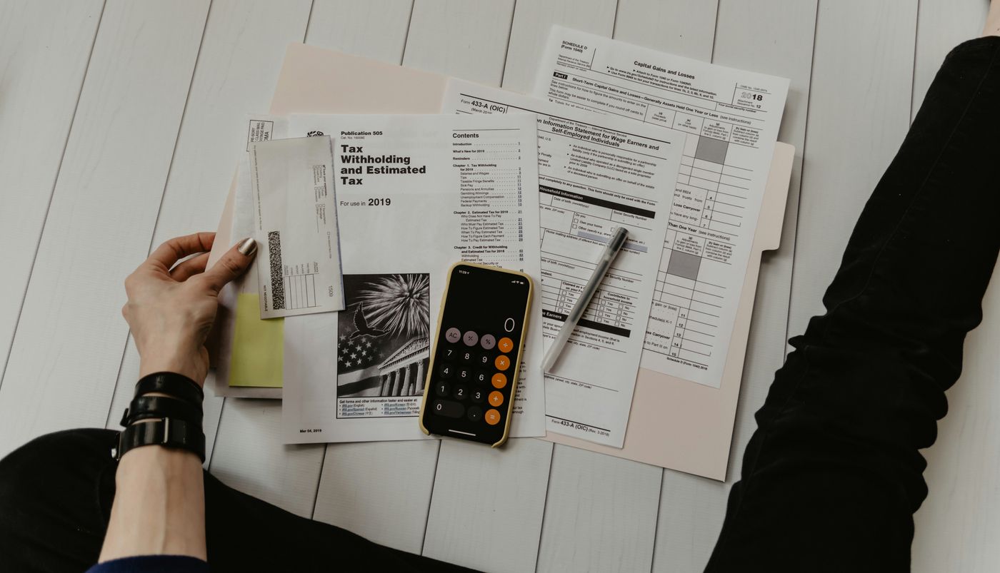 Bàn tính tài chính minh họa tính dòng tiền căn hộ cho thuê